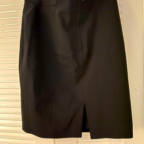 Black work skirt. - Picture 1 of 2